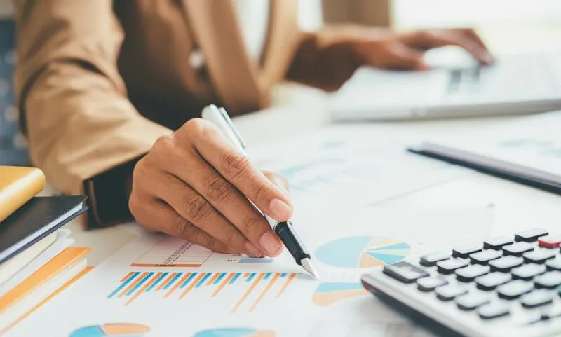 incertitude budgétaire et réglementaire