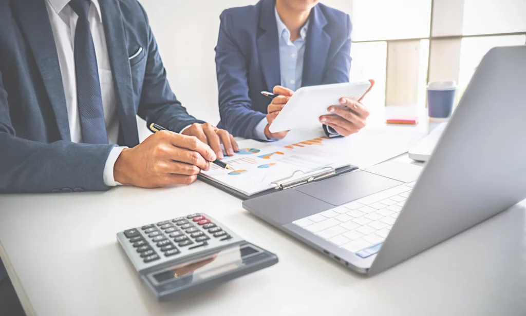 solution gestion ordinateurs publics