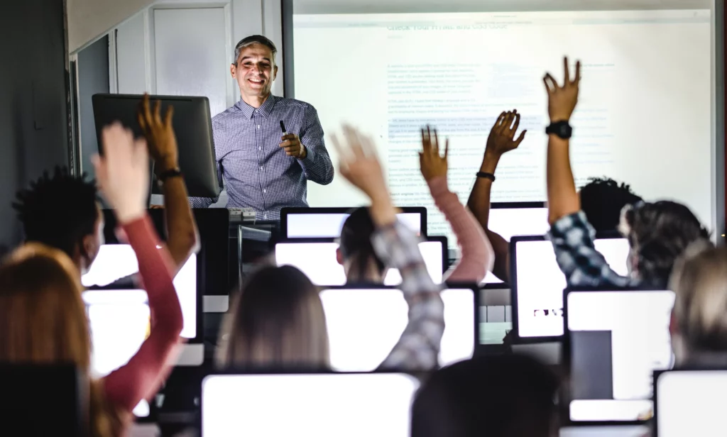 logistique informatique enseignant